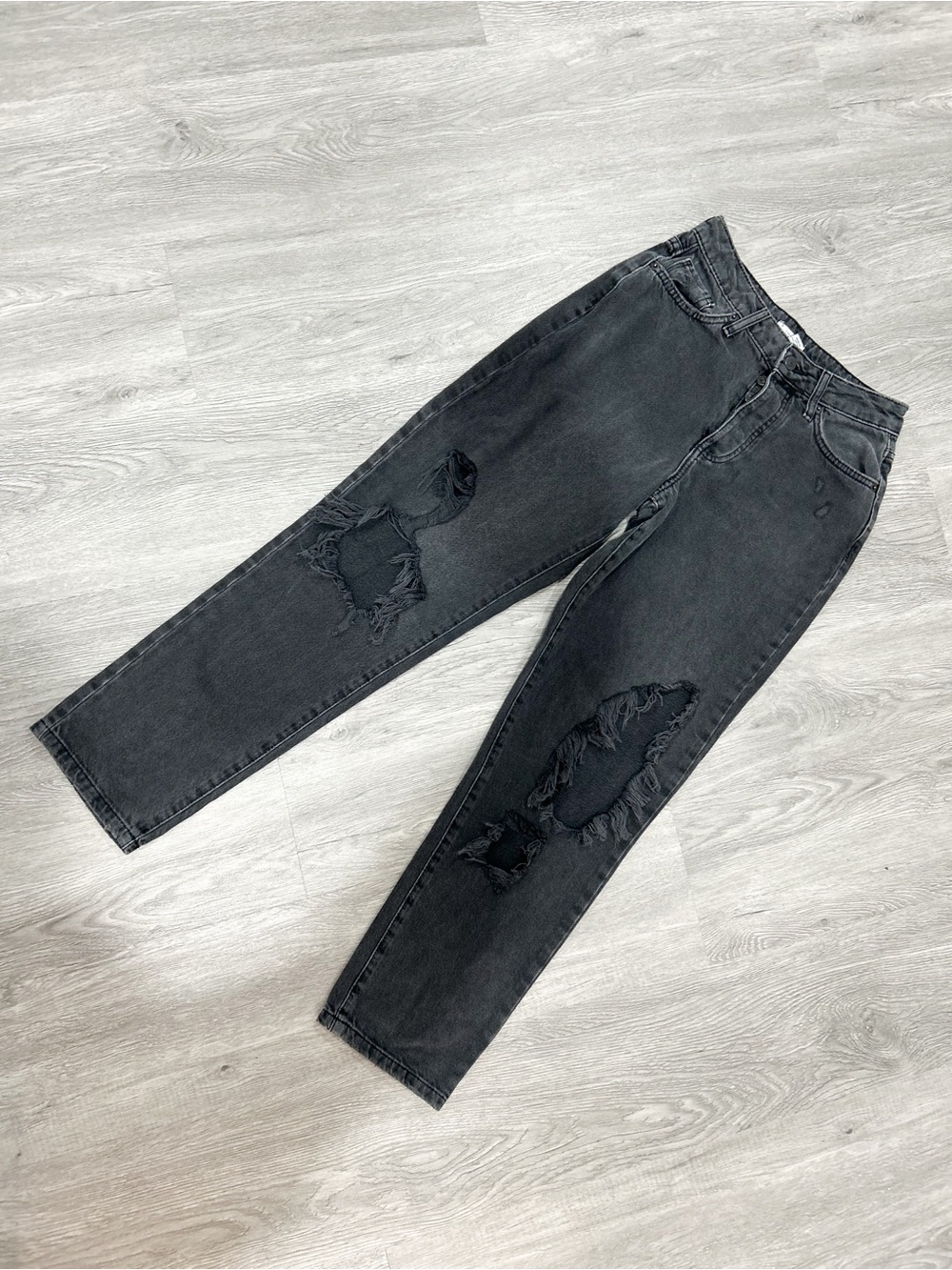 Forever 21 Black Distressed Boyfriend Jeans